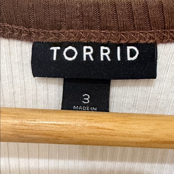 Torrid White Tee with Brown Ribbed Trim - Picture 2 of 3